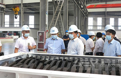 新乡市市长魏建平一行莅临洁普智能环保装备生产基地调研，推动环保产业高质量发展